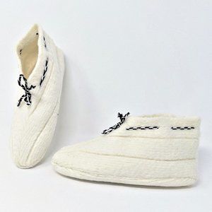 Azerbaijan: 100% natural camel wool winter slippers